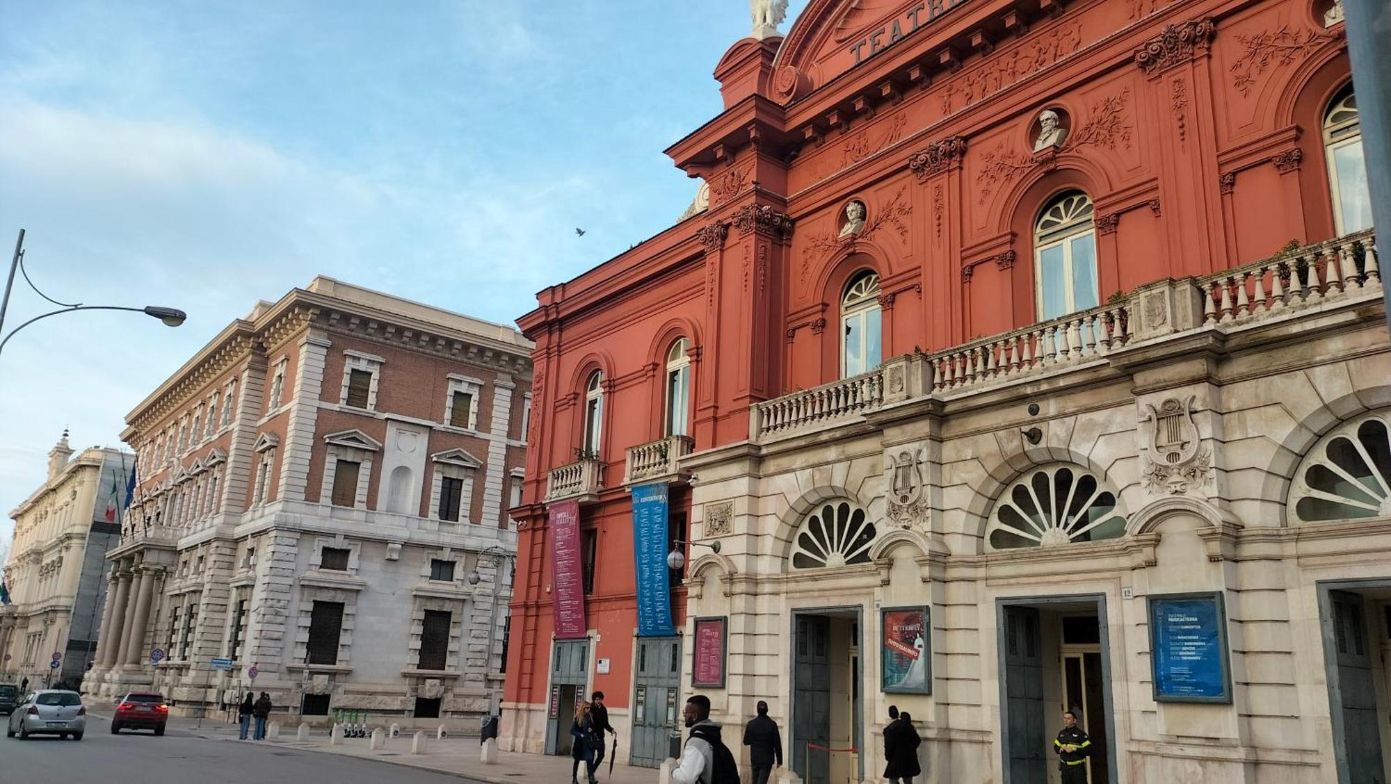 Al Teatro Rooms Bari Exteriör bild