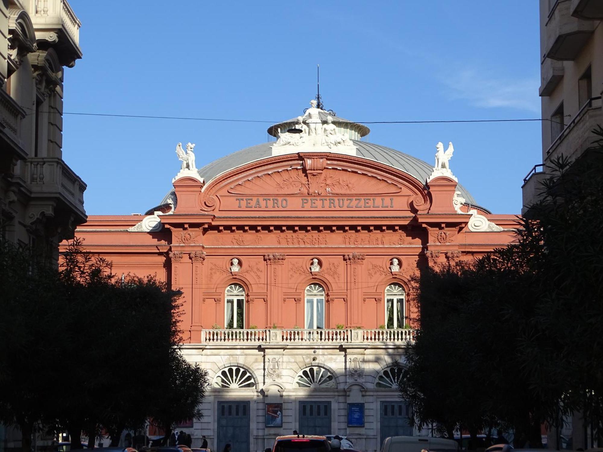 Al Teatro Rooms Bari Exteriör bild
